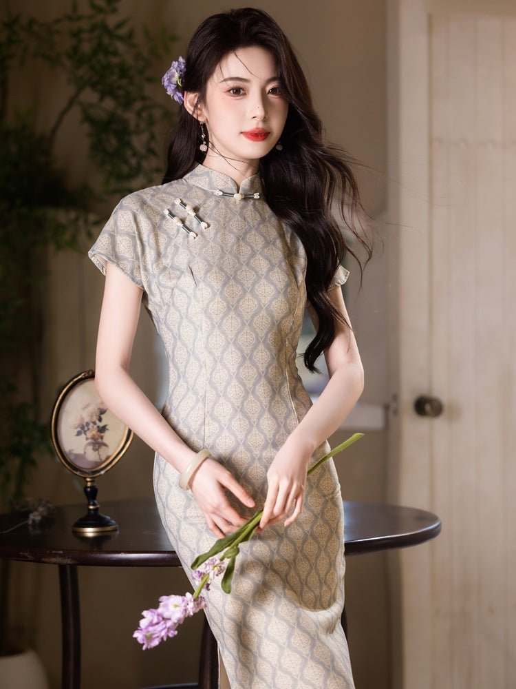 A Qipao on the Road: When Travel Becomes a Scene - Taichi-Zen