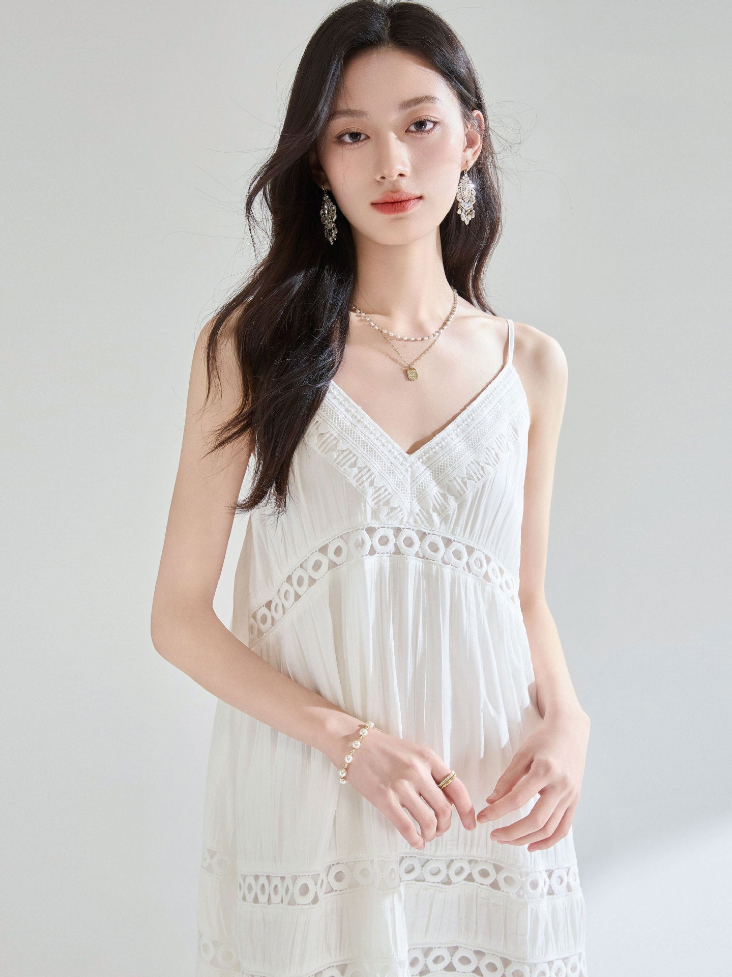 Thin Straps, Light Air — White Panel Dress with Embroidered Hollow Weave - Taichi - Zen