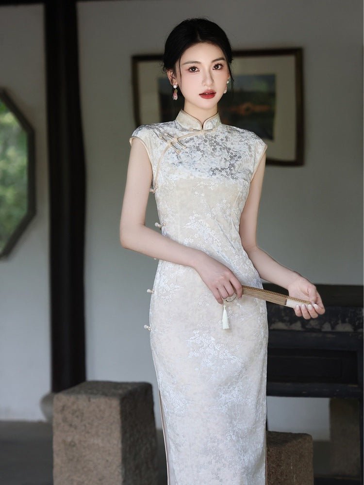 Sleeveless Beige Qipao with Subtle Floral Texture - Taichi - Zen