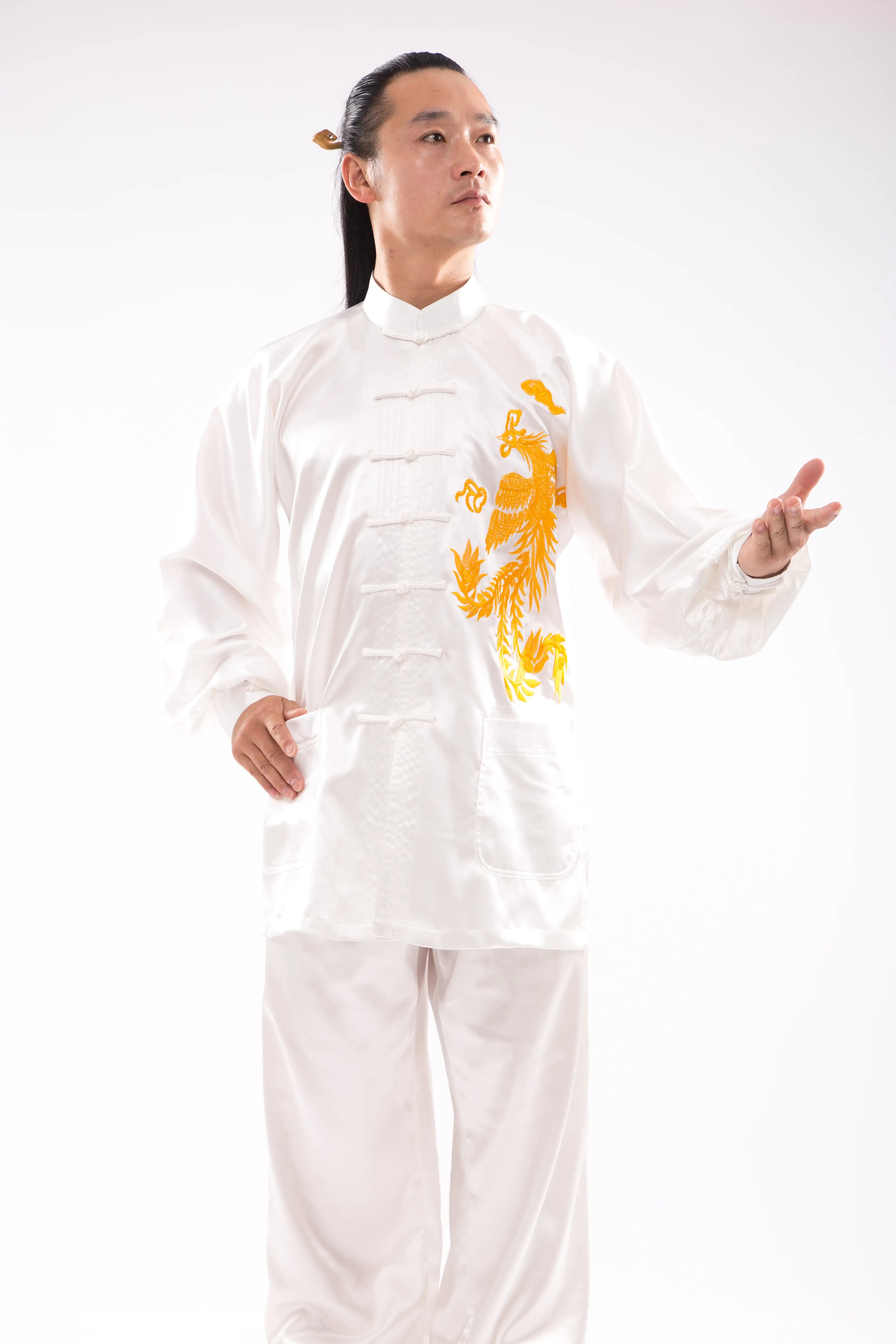 White Wudang Tai Chi Ensemble: Gender-Inclusive, Opulent Silk-Linen Mix - Supreme Grace in Traditional Chinese Martial Arts Outfits