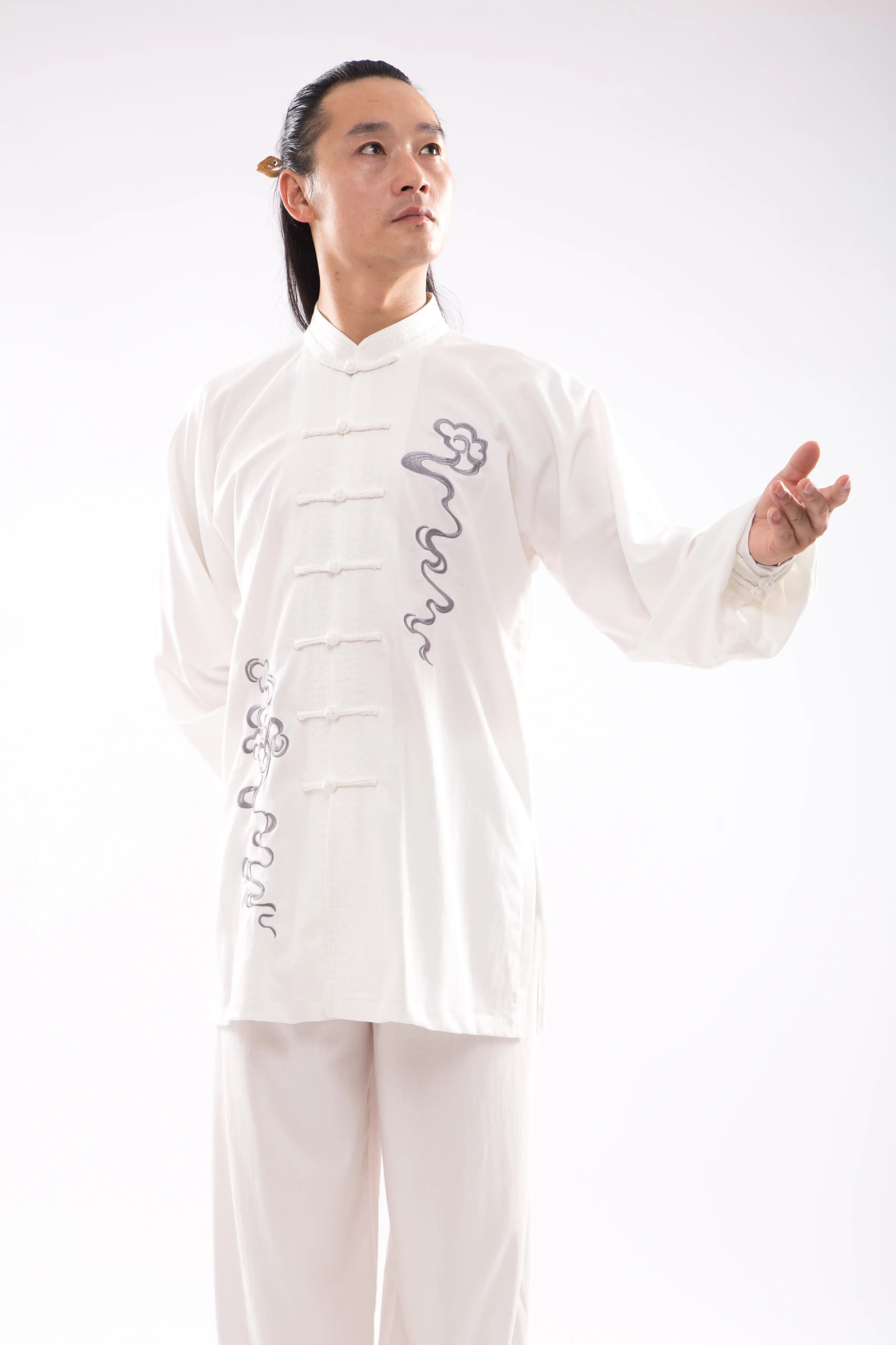Classical White Auspicious Cloud Embroidered Wudang Tai Chi Wellness Ensemble: Unisex, Silk-Linen Blend - Timelessly Elegant Traditional Hanfu Martial Arts Uniform