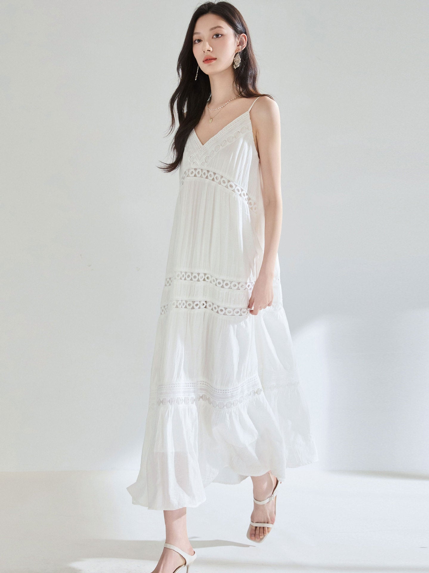 Thin Straps, Light Air — White Panel Dress with Embroidered Hollow Weave - Taichi - Zen