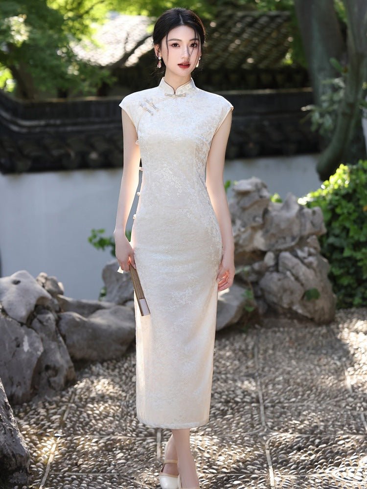 Sleeveless Beige Qipao with Subtle Floral Texture - Taichi - Zen