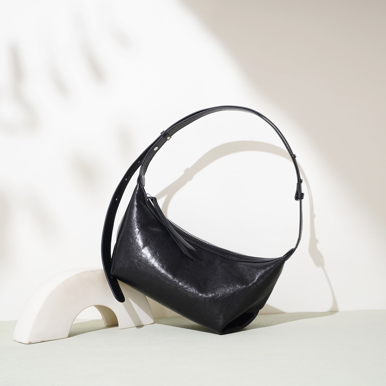 Vintage Minimalist Soft Leather Shoulder Bag – Chic Designer Boston Pillow Bag, Elegant Everyday Style - Taichi - Zen