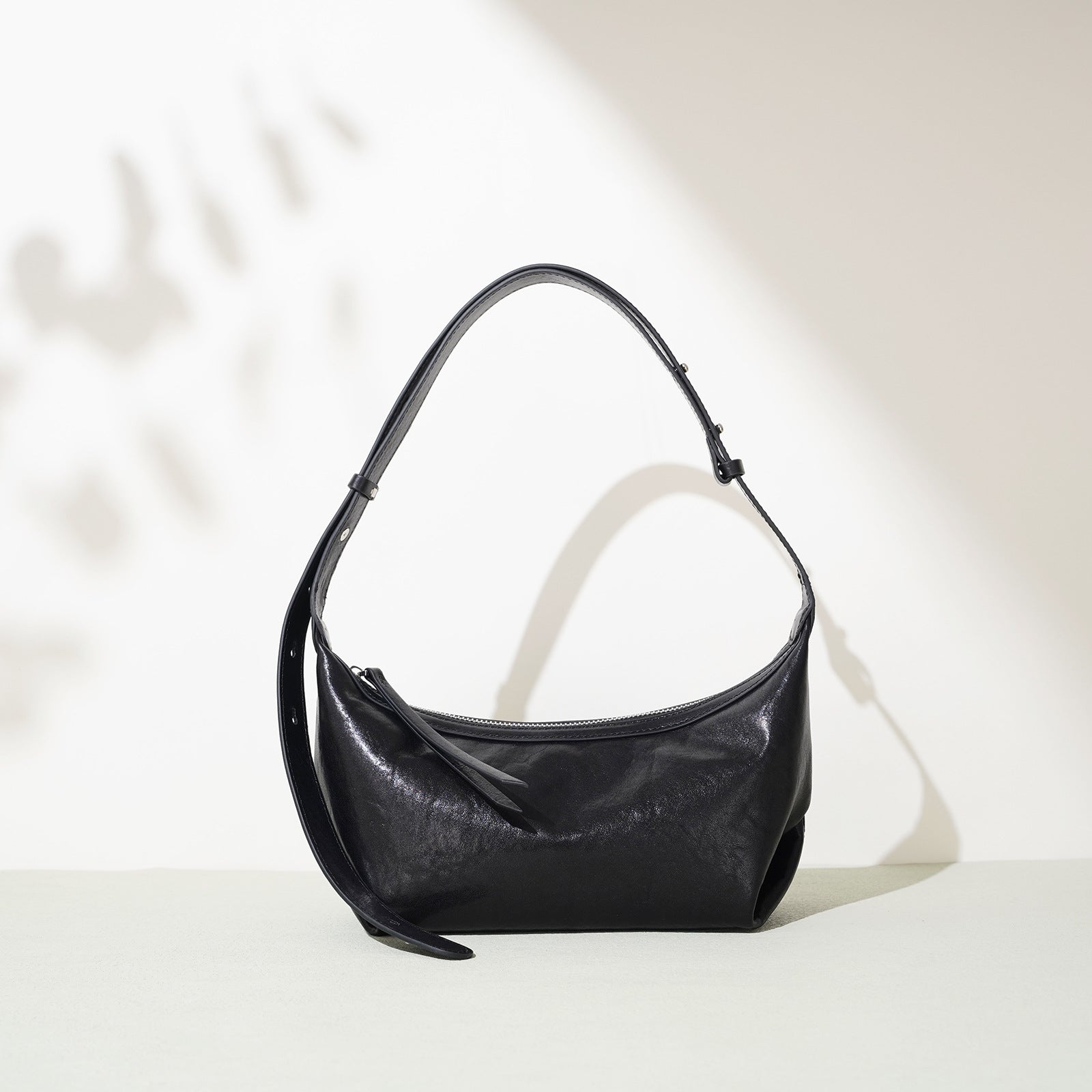 Vintage Minimalist Soft Leather Shoulder Bag – Chic Designer Boston Pillow Bag, Elegant Everyday Style - Taichi - Zen