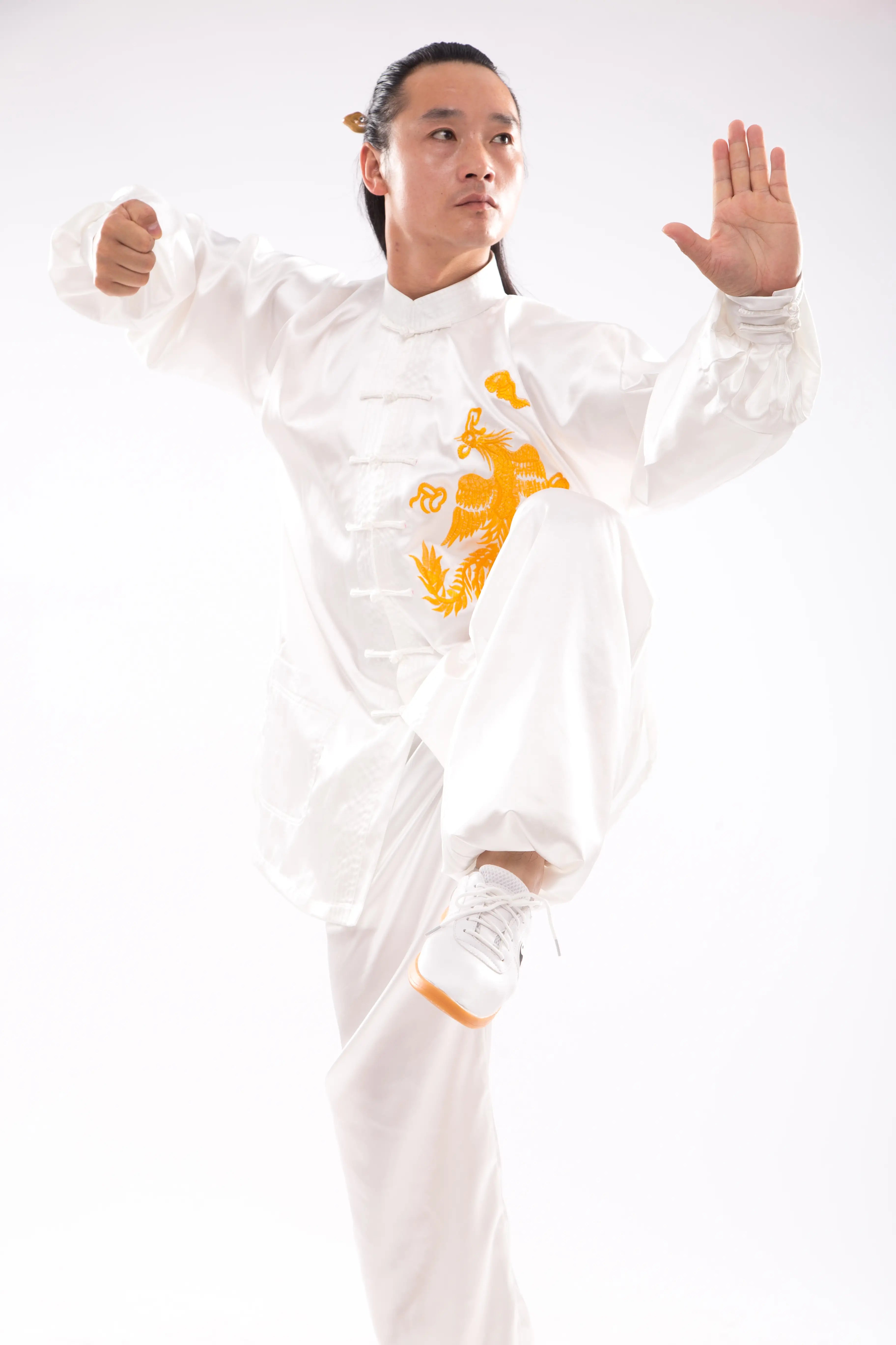 White Wudang Tai Chi Ensemble: Gender-Inclusive, Opulent Silk-Linen Mix - Supreme Grace in Traditional Chinese Martial Arts Outfits