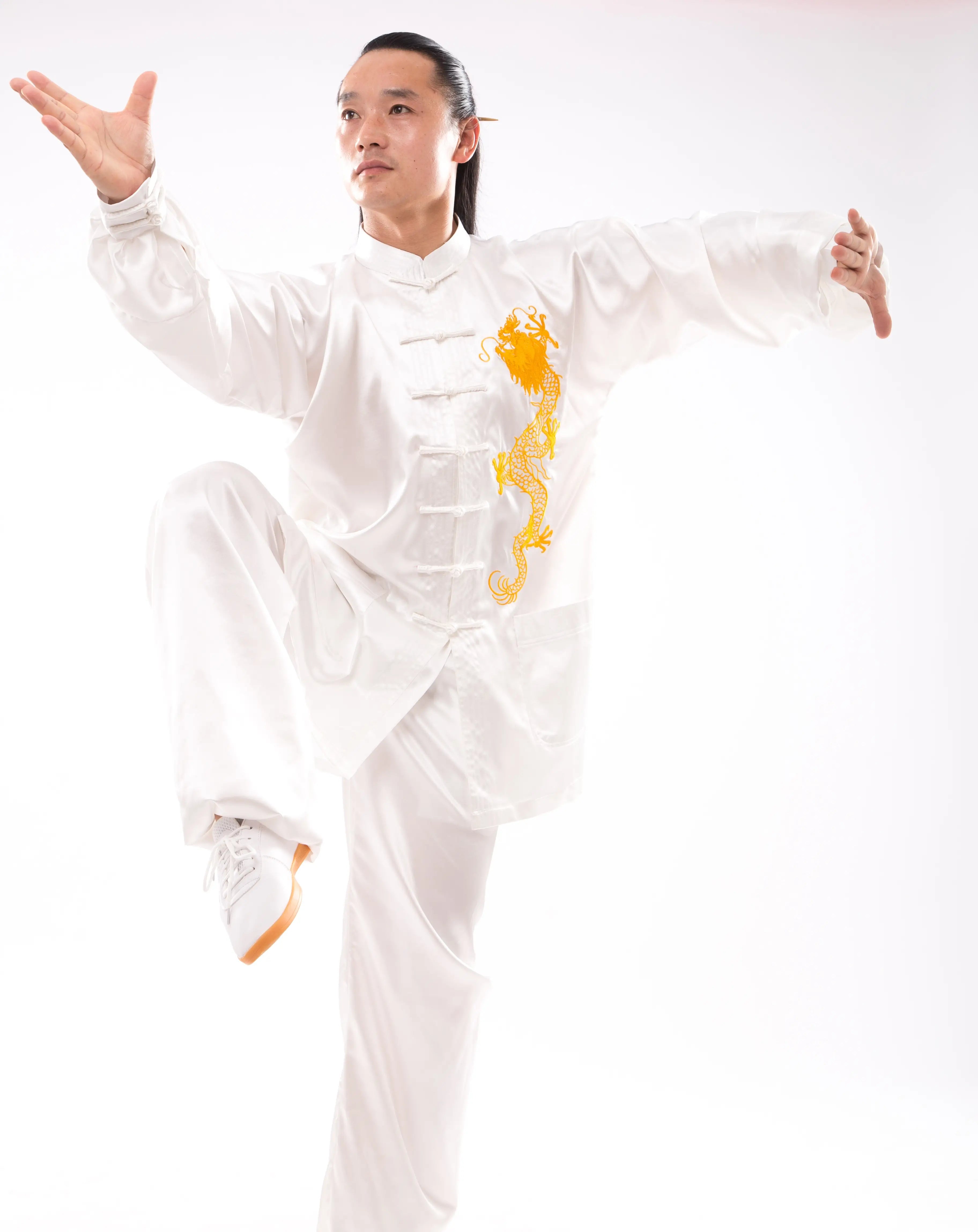 White Wudang Tai Chi Ensemble: Gender-Inclusive, Opulent Silk-Linen Mix - Supreme Grace in Traditional Chinese Martial Arts Outfits